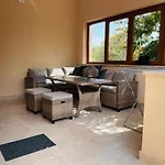 House Tesser With Pool Galižana