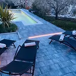 Dom wakacyjny House Tesser With Pool *