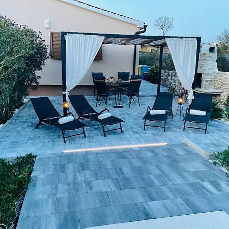 House Tesser With Pool Vikendica *