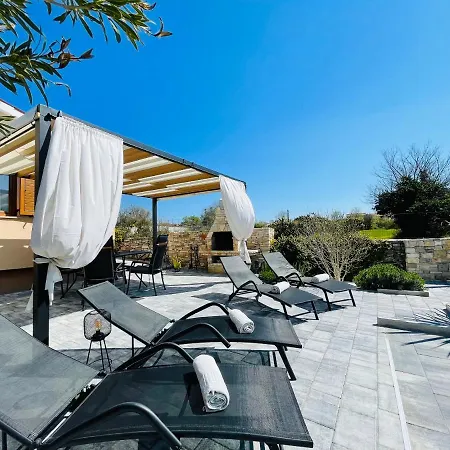 House Tesser With Pool *
