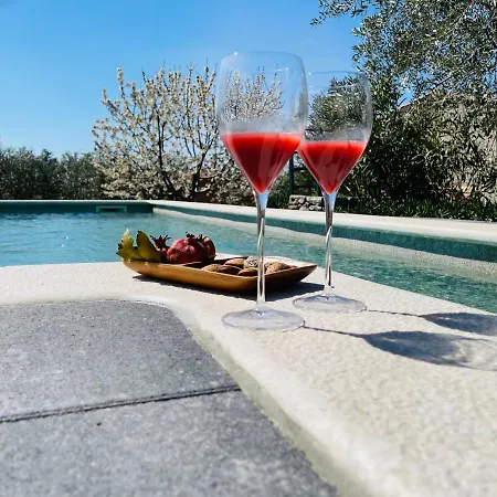 House Tesser With Pool Vikendica