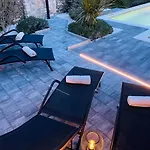 House Tesser With Pool Tatil Evi *