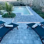 House Tesser With Pool * Galižana