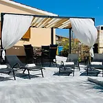 House Tesser With Pool Tatil Evi