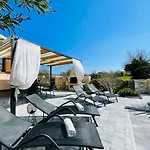House Tesser With Pool *