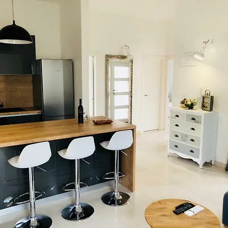 House Tesser With Pool Ferienhaus Galižana